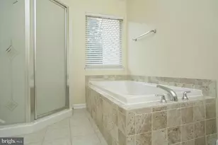 21240 Millwood Square, Sterling, VA 20165 - Photo 4