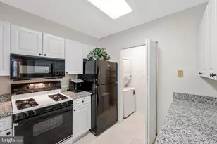 20320 Beechwood Terrace, Ashburn, VA 20147 - Photo 10