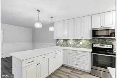 141 N Fillmore Avenue N #10, Sterling, VA 20164 - Photo 2