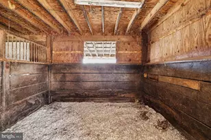 22244 Sam Fred Rd, Middleburg, VA 20117 - Photo 2