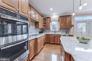 22876 Ashton Woods Dr, Brambleton, VA 20148 - Photo 16