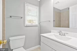 119 Westwick Ct, Sterling, VA 20165 - Photo 10