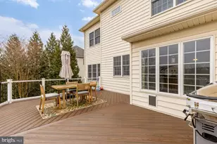 43592 Lucketts Bridge Cir, Ashburn, VA 20148 - Photo 34