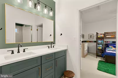 43592 Lucketts Bridge Circle, Ashburn, VA 20148 - Photo 46