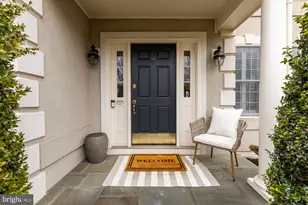 43592 Lucketts Bridge Cir, Ashburn, VA 20148 - Photo 4