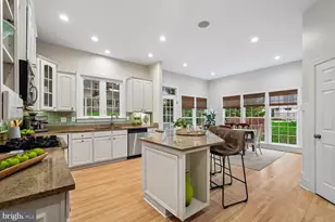 22527 Forest Run Dr, Ashburn, VA 20148 - Photo 18