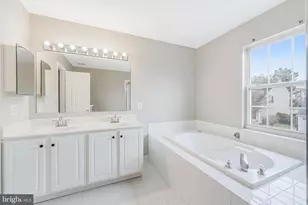 21765 Tottenham Hale Ct, Sterling, VA 20166 - Photo 36