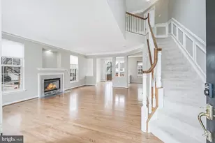 21765 Tottenham Hale Ct, Sterling, VA 20166 - Photo 4