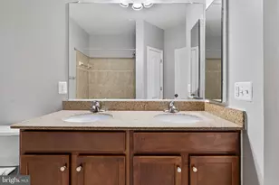 24546 Byrne Meadow Square, Aldie, VA 20105 - Photo 32