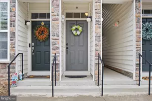 24546 Byrne Meadow Square, Aldie, VA 20105 - Photo 2