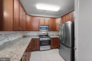 24546 Byrne Meadow Square, Aldie, VA 20105 - Photo 20