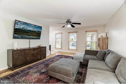 22 Newland Court, Sterling, VA 20165 - Photo 8