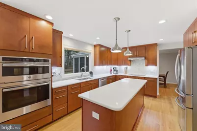 122 Briarwood Court, Sterling, VA 20164 - Photo 4