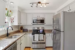 14 Marian Ct, Sterling, VA 20165 - Photo 8