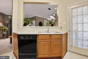 678 Gateway Dr SE, Leesburg, VA 20175 - Photo 18