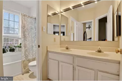 678 Gateway Drive SE #912, Leesburg, VA 20175 - Photo 10