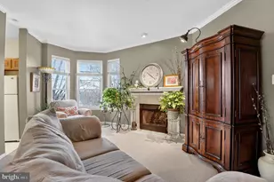 678 Gateway Dr SE, Leesburg, VA 20175 - Photo 4