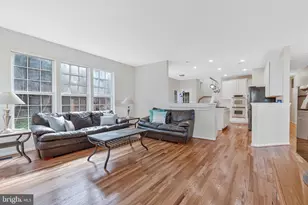 47807 Blockhouse Point Pl, Sterling, VA 20165 - Photo 4