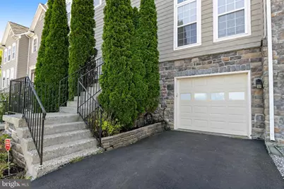 807 Bluefield Square NE, Leesburg, VA 20176 - Photo 2