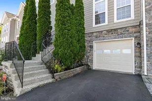 807 Bluefield Square NE, Leesburg, VA 20176 - Photo 2