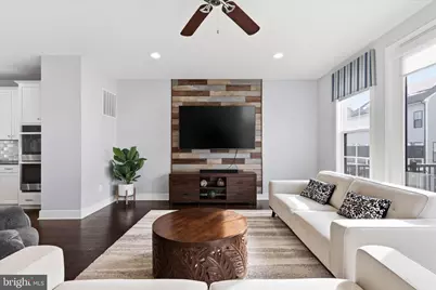 25429 Hartland Orchard Terrace, Chantilly, VA 20152 - Photo 14