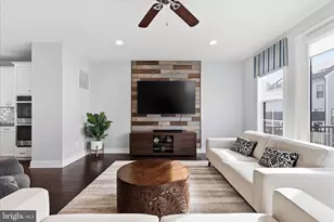 25429 Hartland Orch Ter, Chantilly, VA 20152 - Photo 14