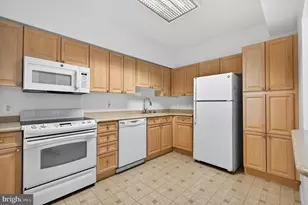 19355 Cypress Ridge Terrace, Leesburg, VA 20176 - Photo 18