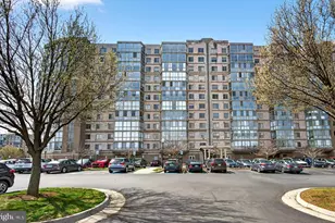 19355 Cypress Ridge Terrace, Leesburg, VA 20176 - Photo 4