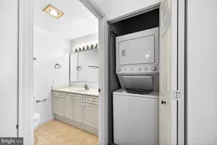 19355 Cypress Ridge Terrace, Leesburg, VA 20176 - Photo 30