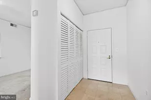 19355 Cypress Ridge Terrace, Leesburg, VA 20176 - Photo 8