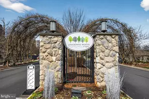 19355 Cypress Ridge Terrace, Leesburg, VA 20176 - Photo 2