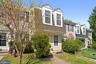 34 Palmer Ct, Sterling, VA 20165 - Photo 2