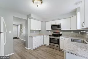 34 Palmer Ct, Sterling, VA 20165 - Photo 8