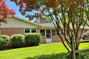 21 E Loudoun St, Round Hill, VA 20141 - Photo 1