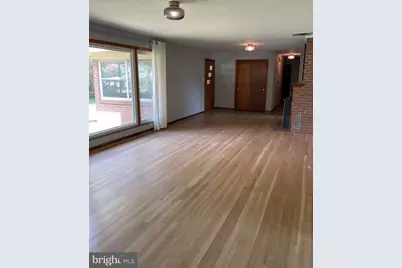 21 E Loudoun Street, Round Hill, VA 20141 - Photo 8