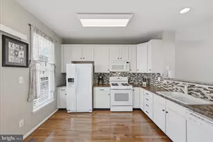 42798 Sykes Terrace, Chantilly, VA 20152 - Photo 2