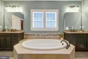 41258 Chatham Green Cir, Aldie, VA 20105 - Photo 36