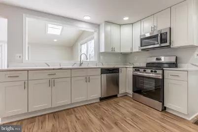 214 Leslie Ct, Sterling, VA 20164 - Photo 12