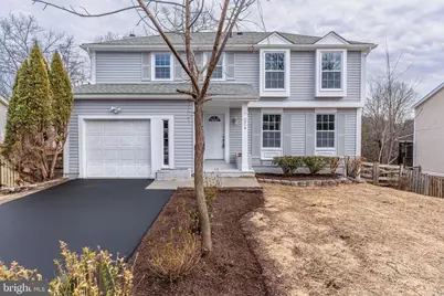 214 Leslie Ct, Sterling, VA 20164 - Photo 2