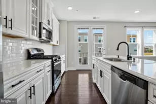 41956 Pickwick Ml Ter, Aldie, VA 20105 - Photo 4