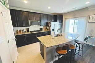 25576 Tolar Square, Chantilly, VA 20152 - Photo 2