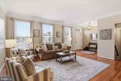 25524 Crossfield Drive, Chantilly, VA 20152 - Photo 4