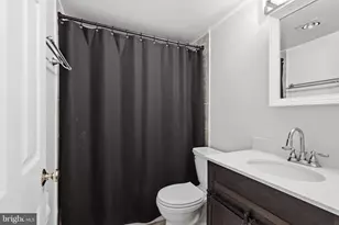 112 N Kennedy Rd, Sterling, VA 20164 - Photo 16