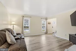 112 N Kennedy Rd, Sterling, VA 20164 - Photo 6