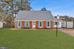 112 N Kennedy Rd, Sterling, VA 20164 - Photo 1