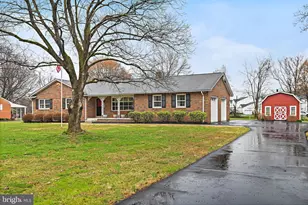 1398 S King St, Leesburg, VA 20175 - Photo 1