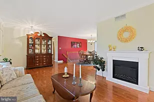 1398 S King St, Leesburg, VA 20175 - Photo 4