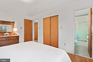 1396 S King St, Leesburg, VA 20175 - Photo 14