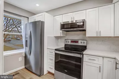 106 Charing Court, Sterling, VA 20164 - Photo 4