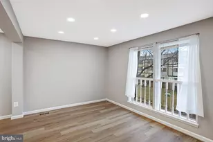 106 Charing Ct, Sterling, VA 20164 - Photo 8